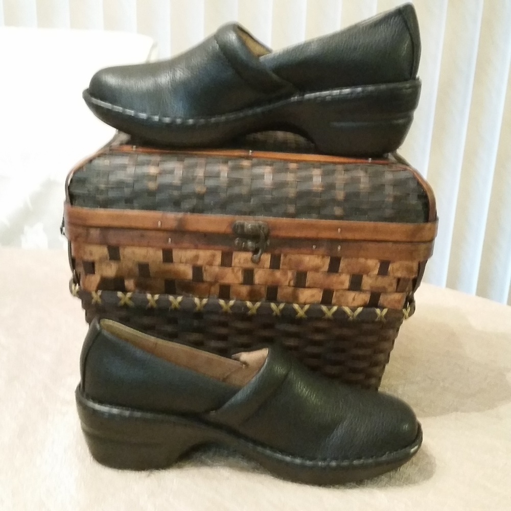 $$$ BASS Sheena Women’s Comfort Clogs 9M $$$